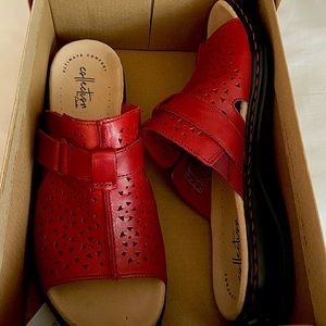 Clarks Women's Leisa Fox Slide Sandal - Red